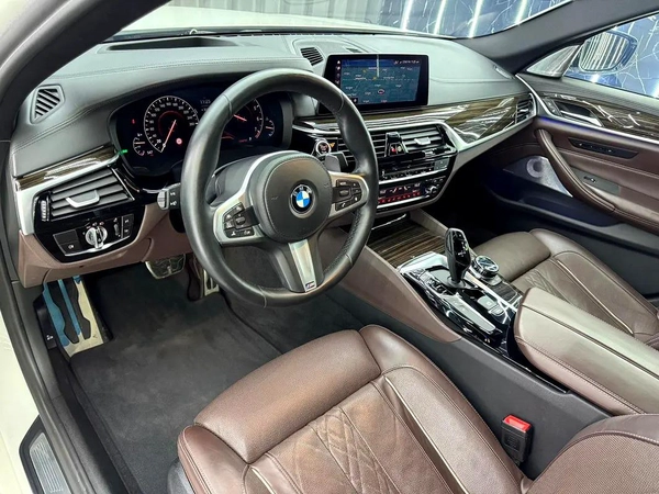BMW 5 Series M550i xDrive 2019 | One Owner | GCC specs | AGMC Full Service history