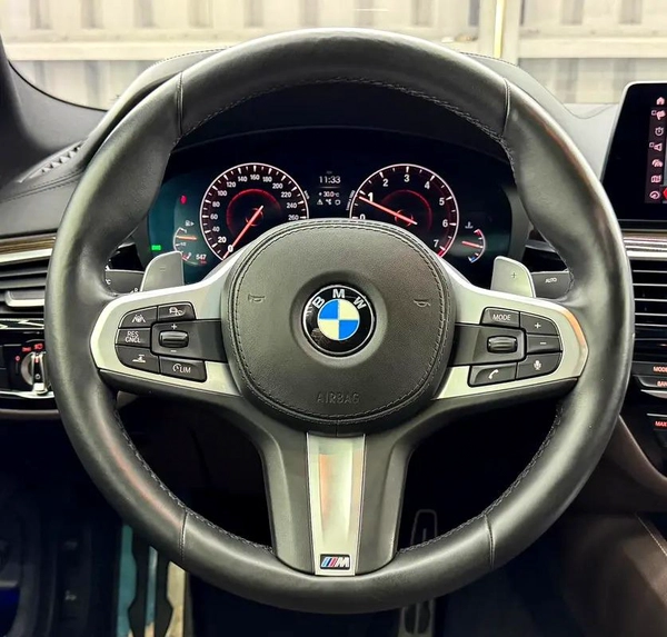 BMW 5 Series M550i xDrive 2019 | One Owner | GCC specs | AGMC Full Service history