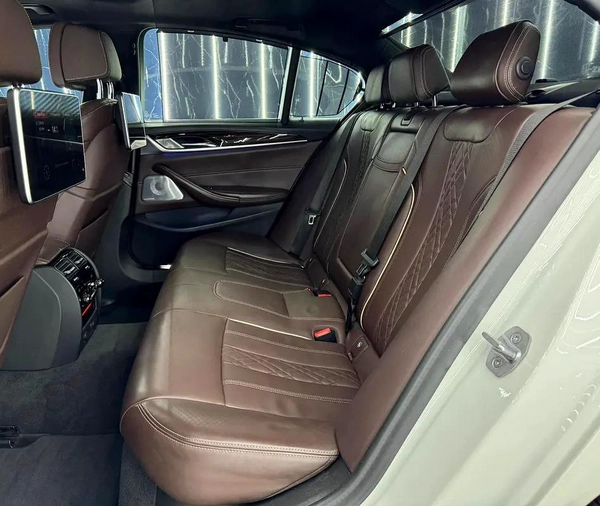 BMW 5 Series M550i xDrive 2019 | One Owner | GCC specs | AGMC Full Service history