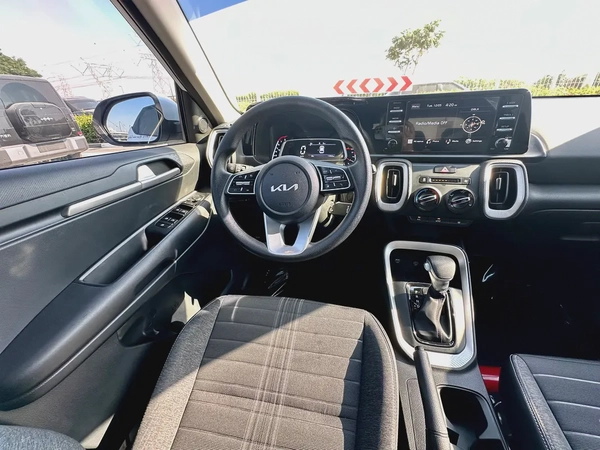 790 /- AED Kia Sonet EX 2025 GCC Specs -LIKE  Brand New!Low KM