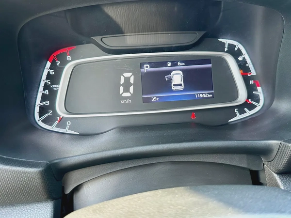 790 /- AED Kia Sonet EX 2025 GCC Specs -LIKE  Brand New!Low KM