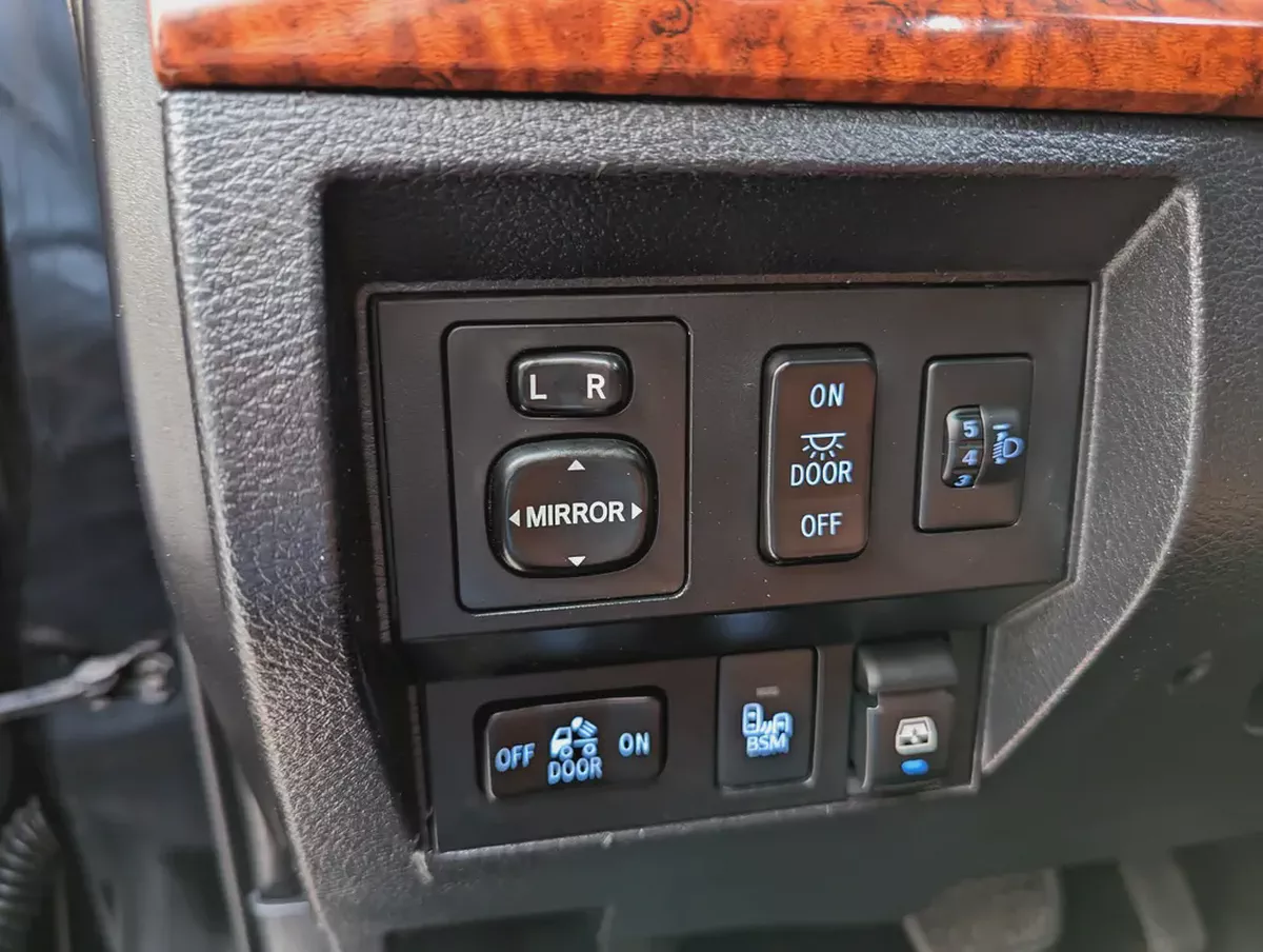 TOYOTA TUNDRA 2014 FACELIFTED 2025 1794 EDITION 4X4 4DOORS V8 5.7L IN EXCELLENT CONDITION-10-10