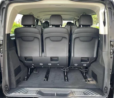 Mercedes Benz V300 Avantgarde Under Agency Warranty 2026 GCC-11
