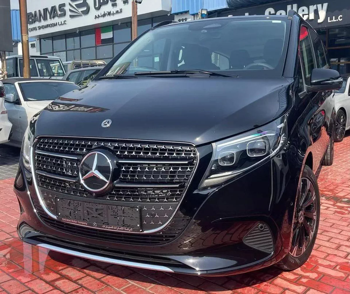 Mercedes Benz V300 Avantgarde Under Agency Warranty 2026 GCC