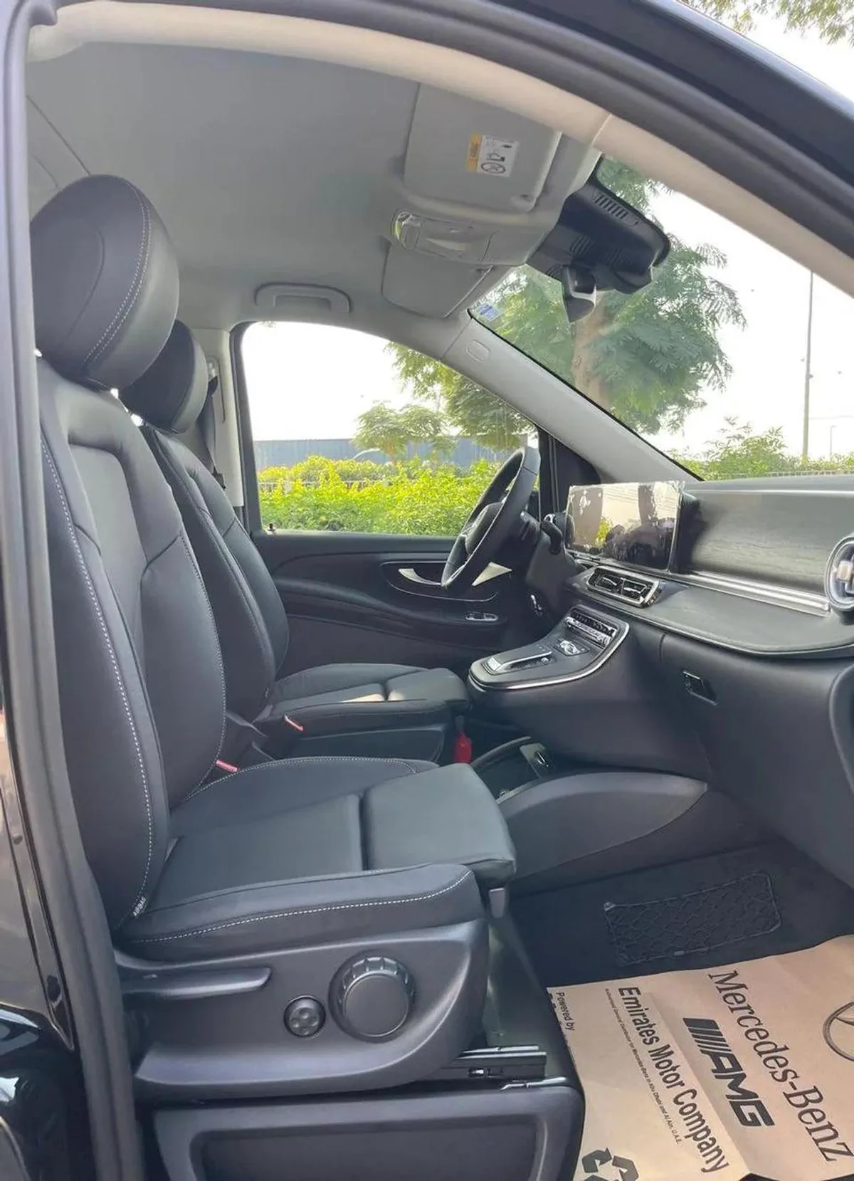Mercedes Benz V300 Avantgarde Under Agency Warranty 2026 GCC-12-12