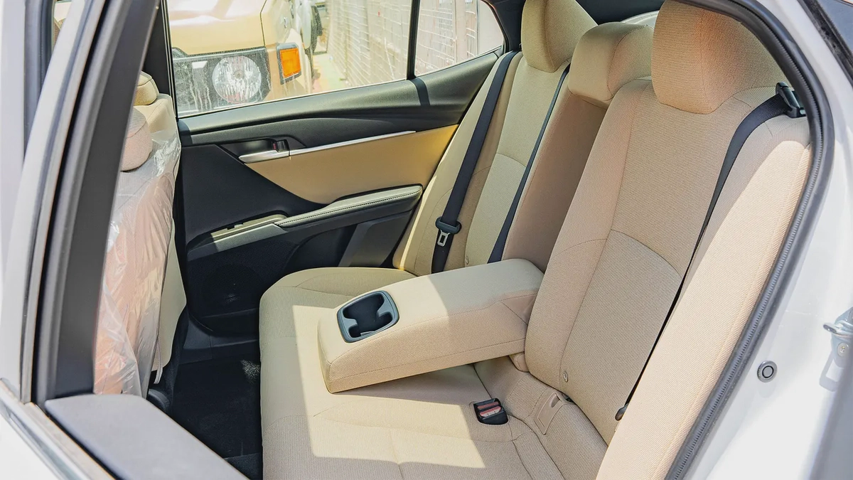 2026 Toyota Camry LE 2.5L AT Hybrid (White)-16-16