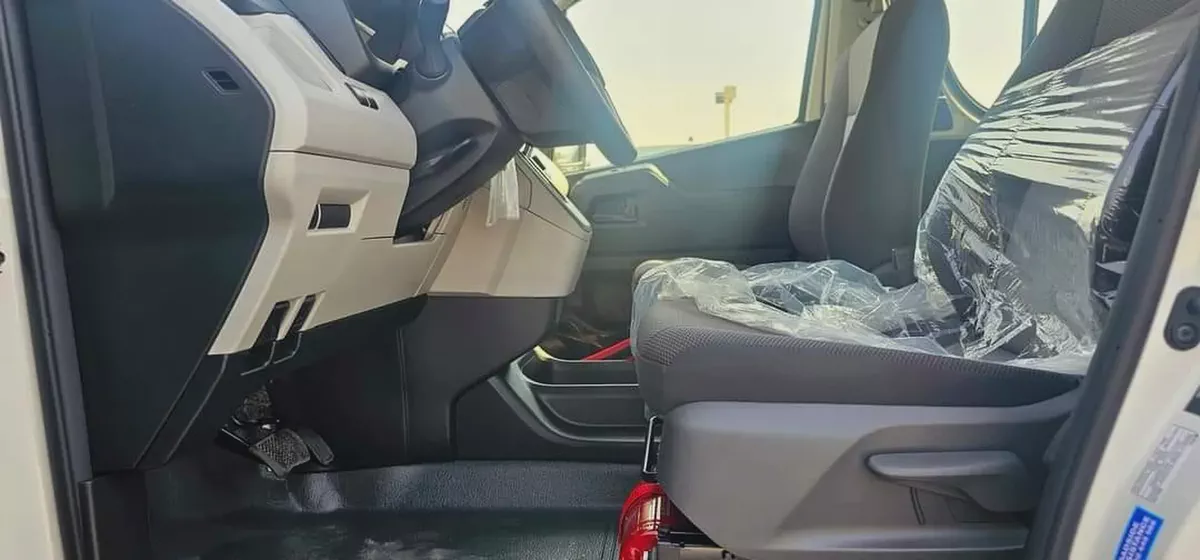 Toyota Hiace GLX 2025 GCC Specs-5-5