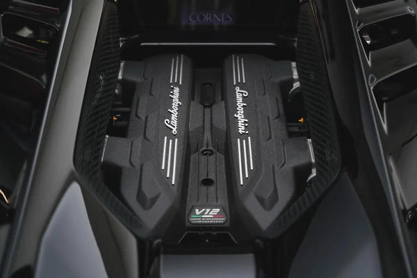 2024 LAMBORGHINI REVUELTO