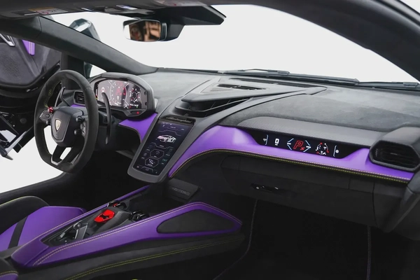 2024 LAMBORGHINI REVUELTO
