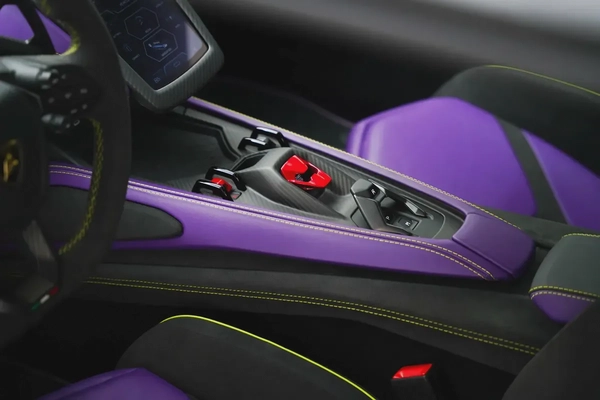 2024 LAMBORGHINI REVUELTO