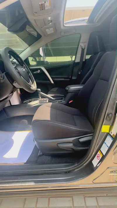 2017 Toyota Rav 4 XLE | American Specs | Well Maintained-10