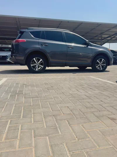 2017 Toyota Rav 4 XLE | American Specs | Well Maintained-1