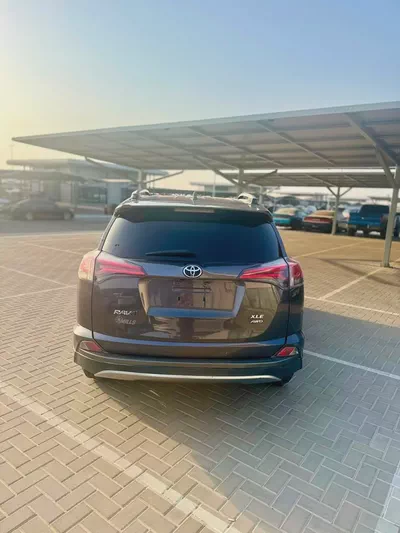 2017 Toyota Rav 4 XLE | American Specs | Well Maintained-4