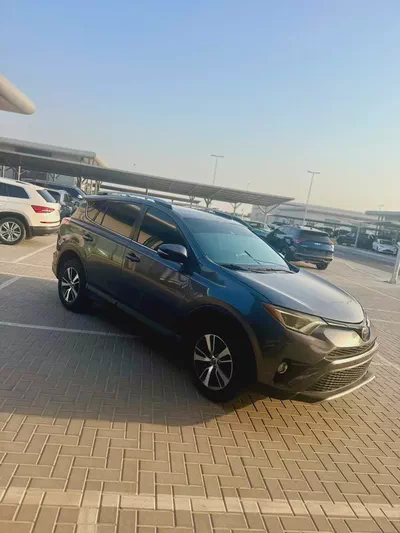 2017 Toyota Rav 4 XLE | American Specs | Well Maintained-6