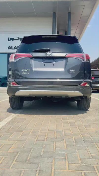 2017 Toyota Rav 4 XLE | American Specs | Well Maintained-7