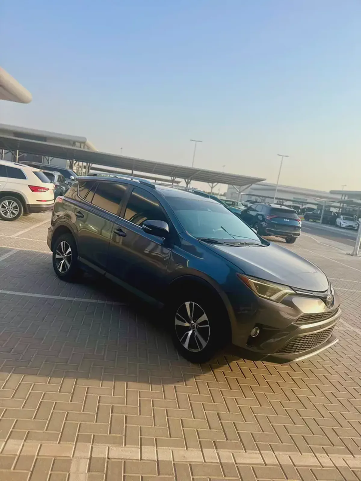 2017 Toyota Rav 4 XLE | American Specs | Well Maintained-6-6