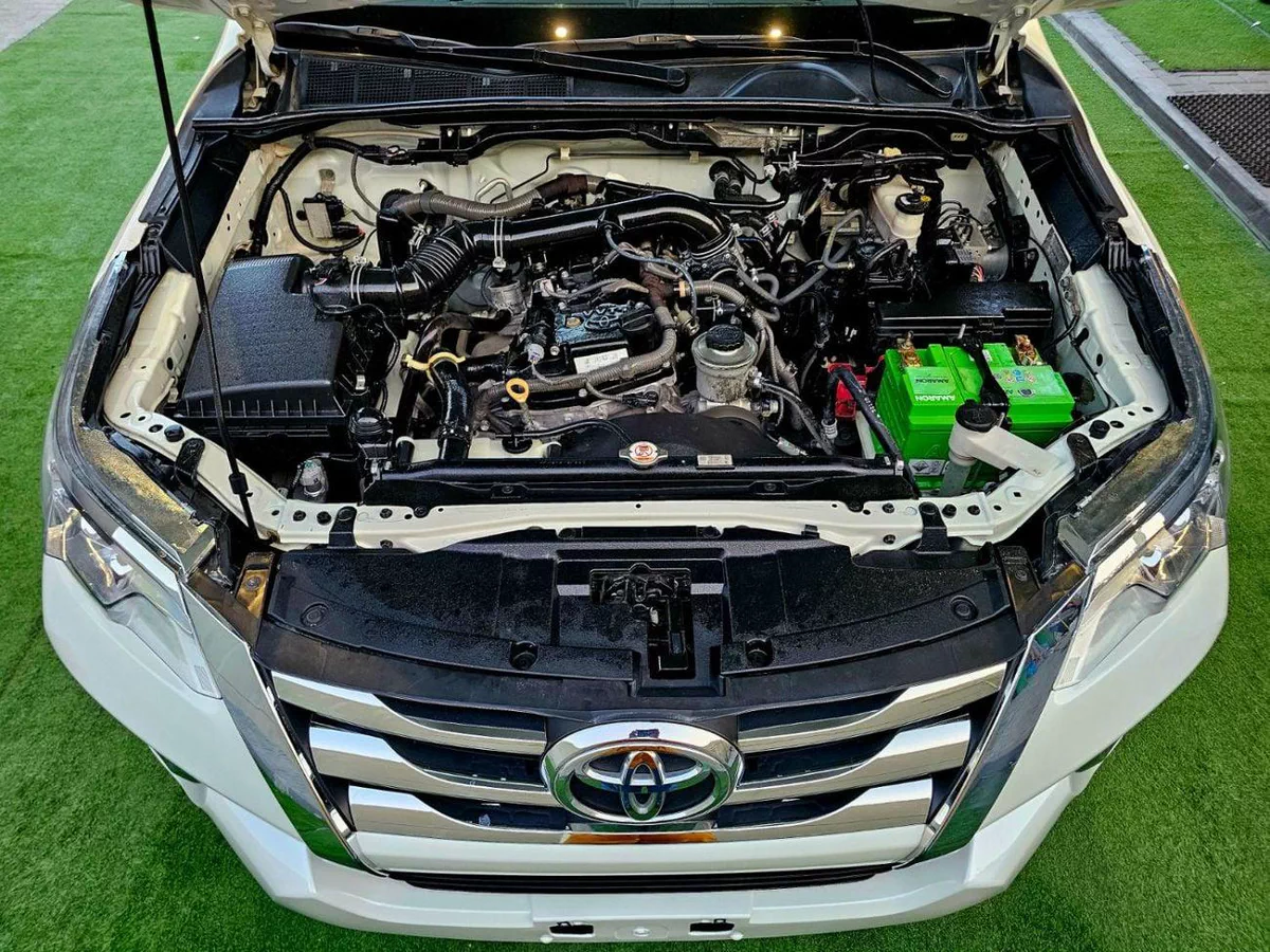 Toyota Fortuner EXR FORTUNER EXR/ V4 2.7 L/ LOW MILEAGE/ SUPER CLEAN-12-0