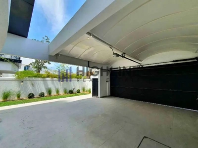 Luxury 4 Bedroom Villa near Kite Beach-10