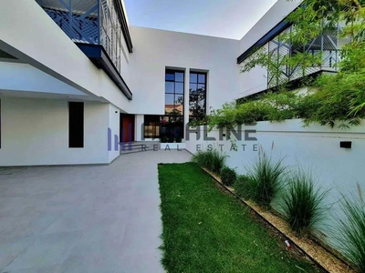 Luxury 4 Bedroom Villa near Kite Beach-1