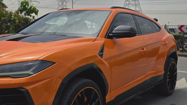 Lamborghini Urus (Orange 99k)