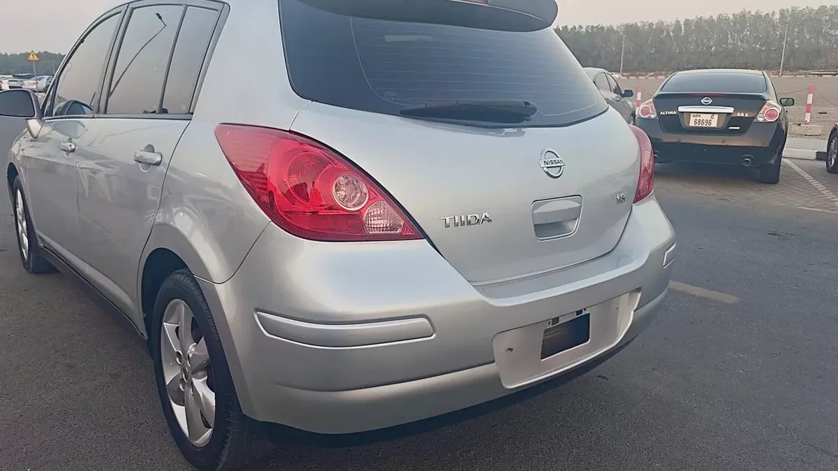 Nissan Tiida 2012 SV GCC Specs - Excellent Condition-2-2