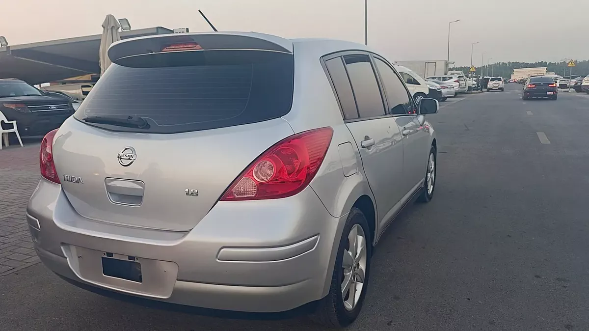 Nissan Tiida 2012 SV GCC Specs - Excellent Condition-4-4