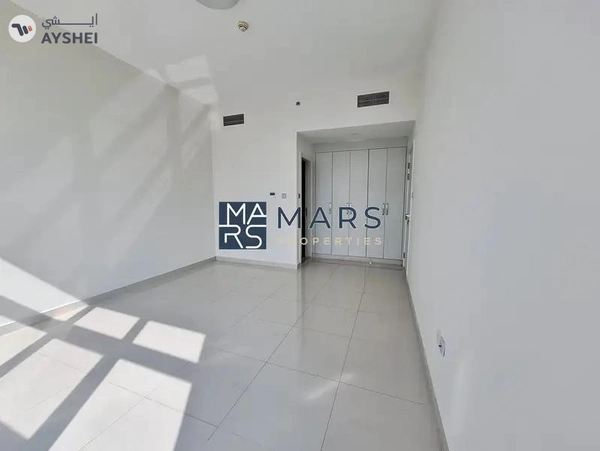 Free AC, Enjoy the Best Standards ,3bhk Apartment