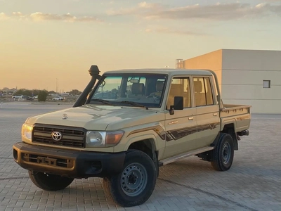 Toyota Land Cruiser Double chapin 2017-0