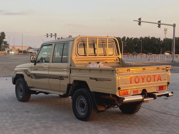 Toyota Land Cruiser Double chapin 2017