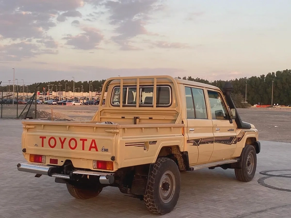 Toyota Land Cruiser Double chapin 2017
