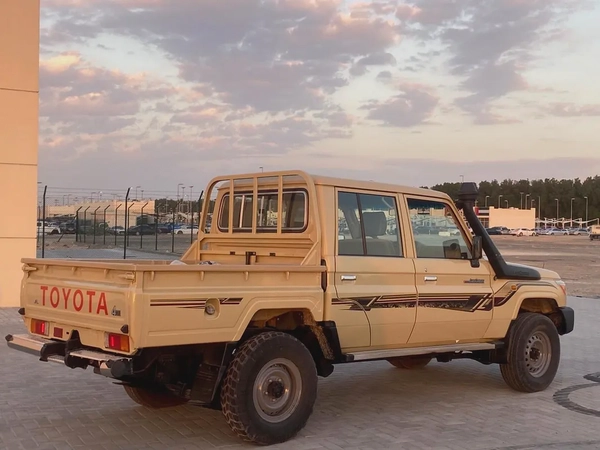 Toyota Land Cruiser Double chapin 2017