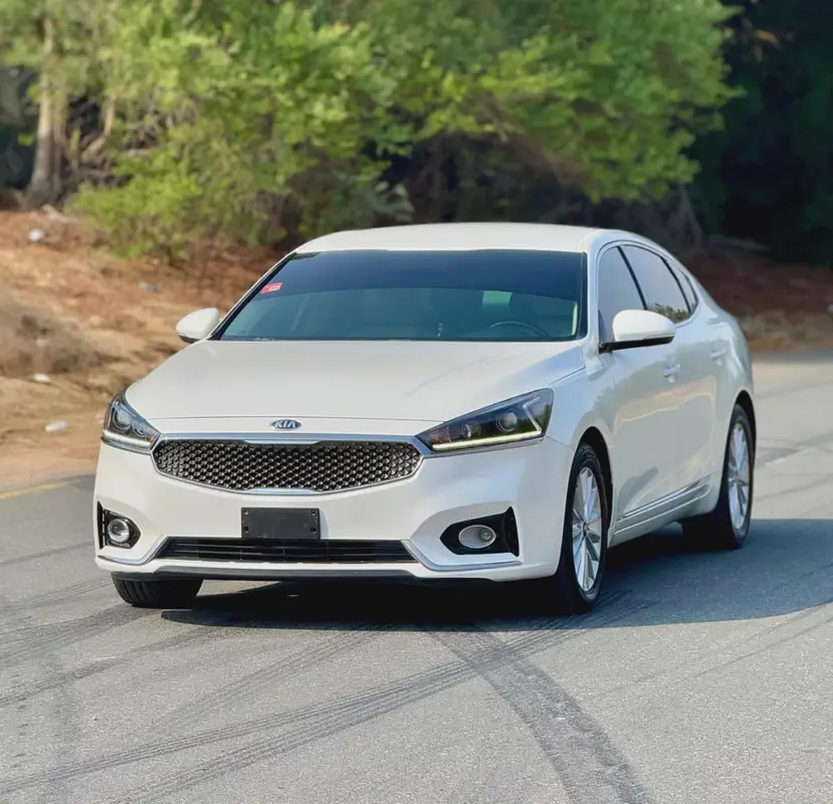 كيا كادينزا خليجي  بحالة الوكالة 2019 Kia Cadenza LX - GCC Specs-2-2