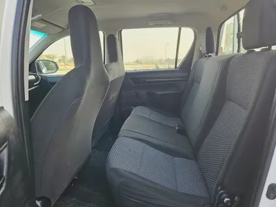 Hilux Double Cabin 2020 GCC Premium Condition Low KM Pickup Truck-9
