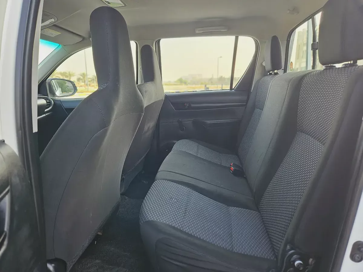 Hilux Double Cabin 2020 GCC Premium Condition Low KM Pickup Truck-9-9