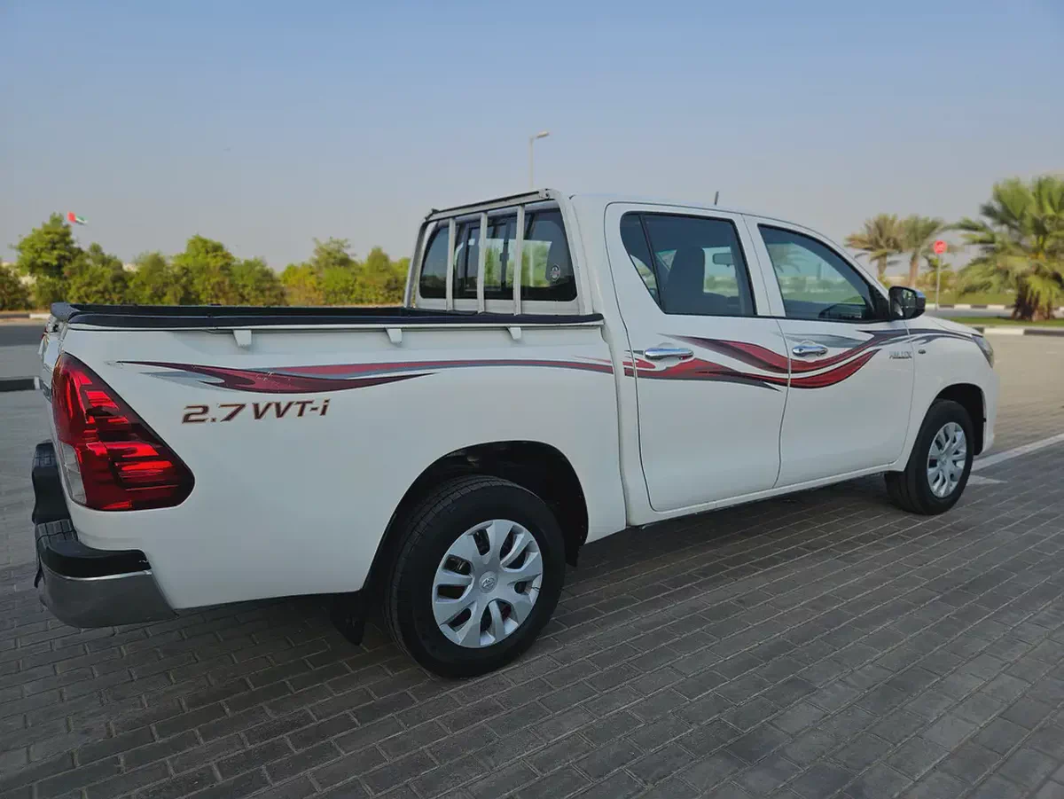 Hilux Double Cabin 2020 GCC Premium Condition Low KM Pickup Truck-15-15