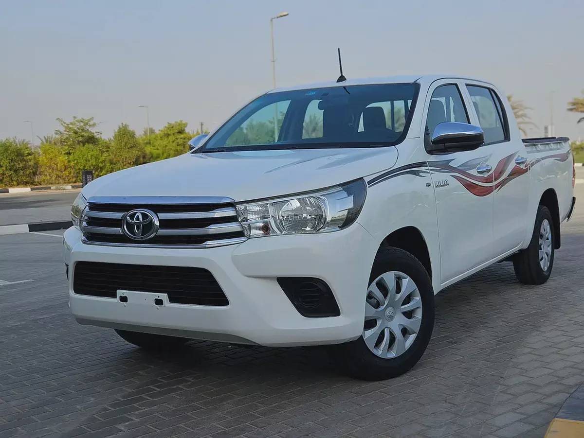 Hilux Double Cabin 2020 GCC Premium Condition Low KM Pickup Truck-2-2