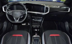 Opel Mokka 1.2L ( 2022 Model ) in Blue Color GCC Specs