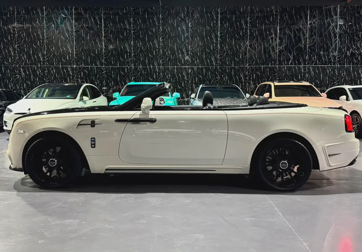 2017 Rolls-Royce Dawn Black Badge  | Mansory Package | European | Low Mileage | Soft Top Convertible-5-5