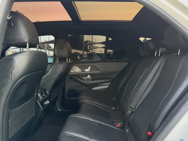 GLE 350 AMG kit ( 7 seater ) very good condition usa specs