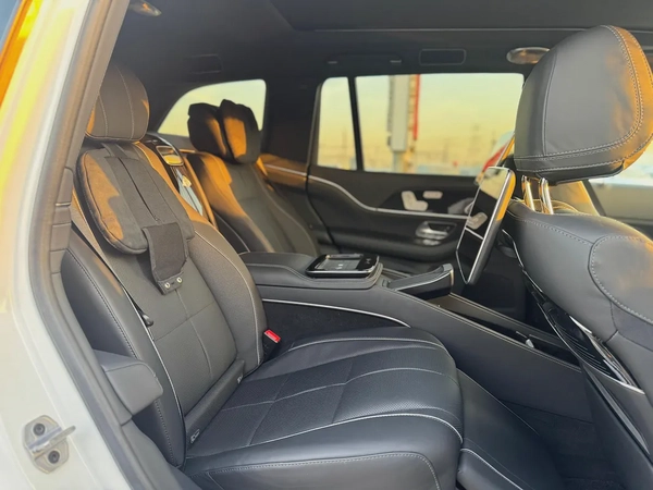 2023 - BENZ GLS600 - - /// BRAND NEW CONDITION /// - ONLY 11,000 KM
