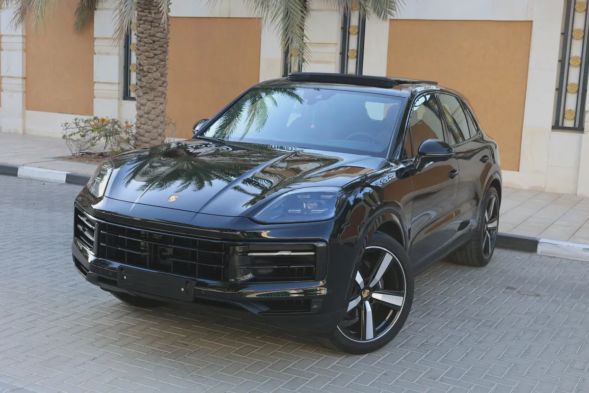 Porsche Cayenne 2024-62000KM-GCC SPECS-5 YEAR WARRANTY AND SERVICE CONTRACT OR 2029-0-0