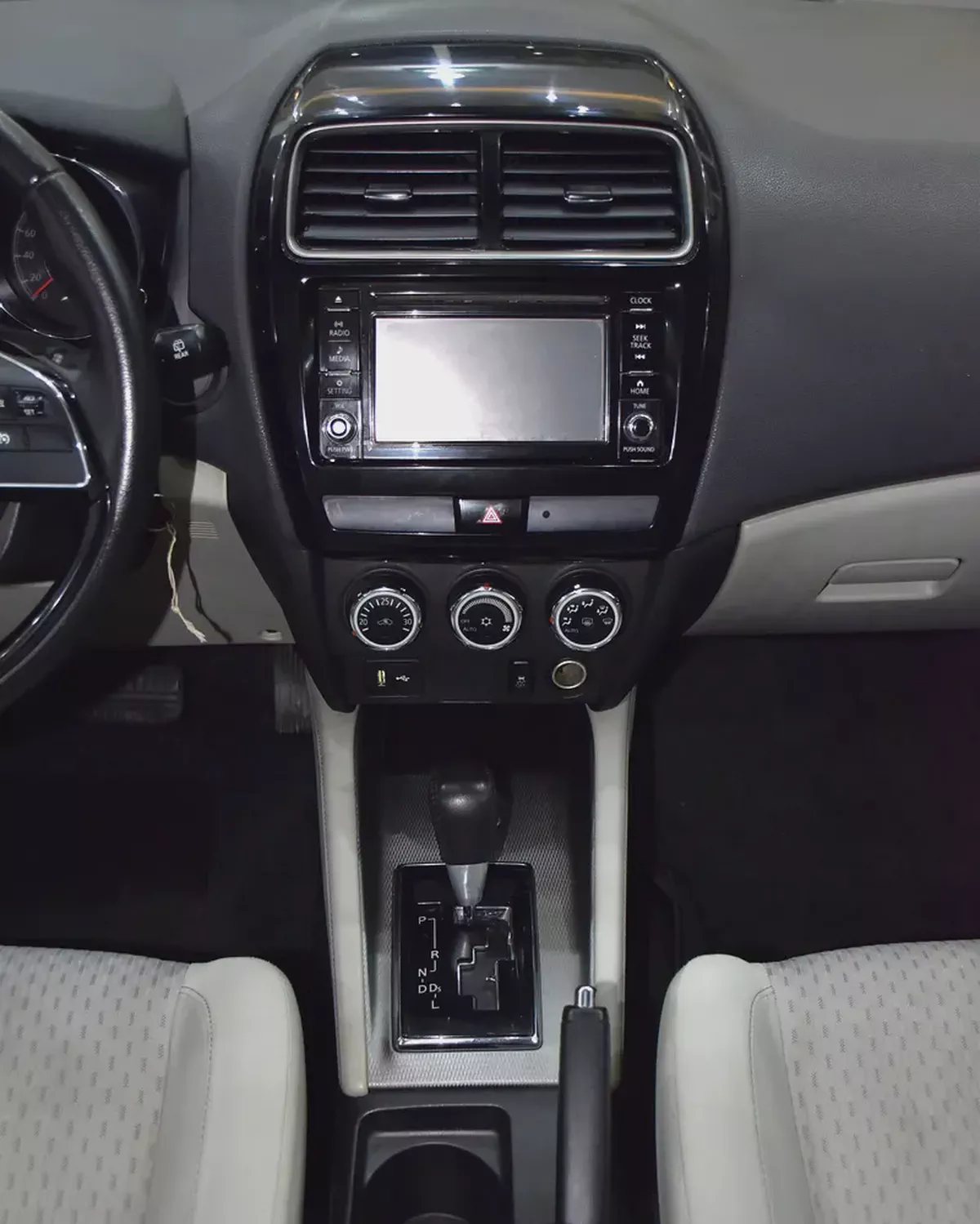 AED 694 EMi at 0% DP | Mitsubishi ASX 4WD ( 2019 Model ) in Blue Color GCC Specs-14-14