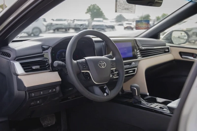 Toyota Camry LE 2.5 L | Hybrid | Gray | Panoramic Sunroof | Electric Chair | 2026 GCC Specs-14