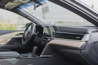 Toyota Camry LE 2.5 L | Hybrid | Gray | Panoramic Sunroof | Electric Chair | 2026 GCC Specs-18