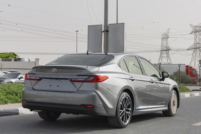 Toyota Camry LE 2.5 L | Hybrid | Gray | Panoramic Sunroof | Electric Chair | 2026 GCC Specs-3