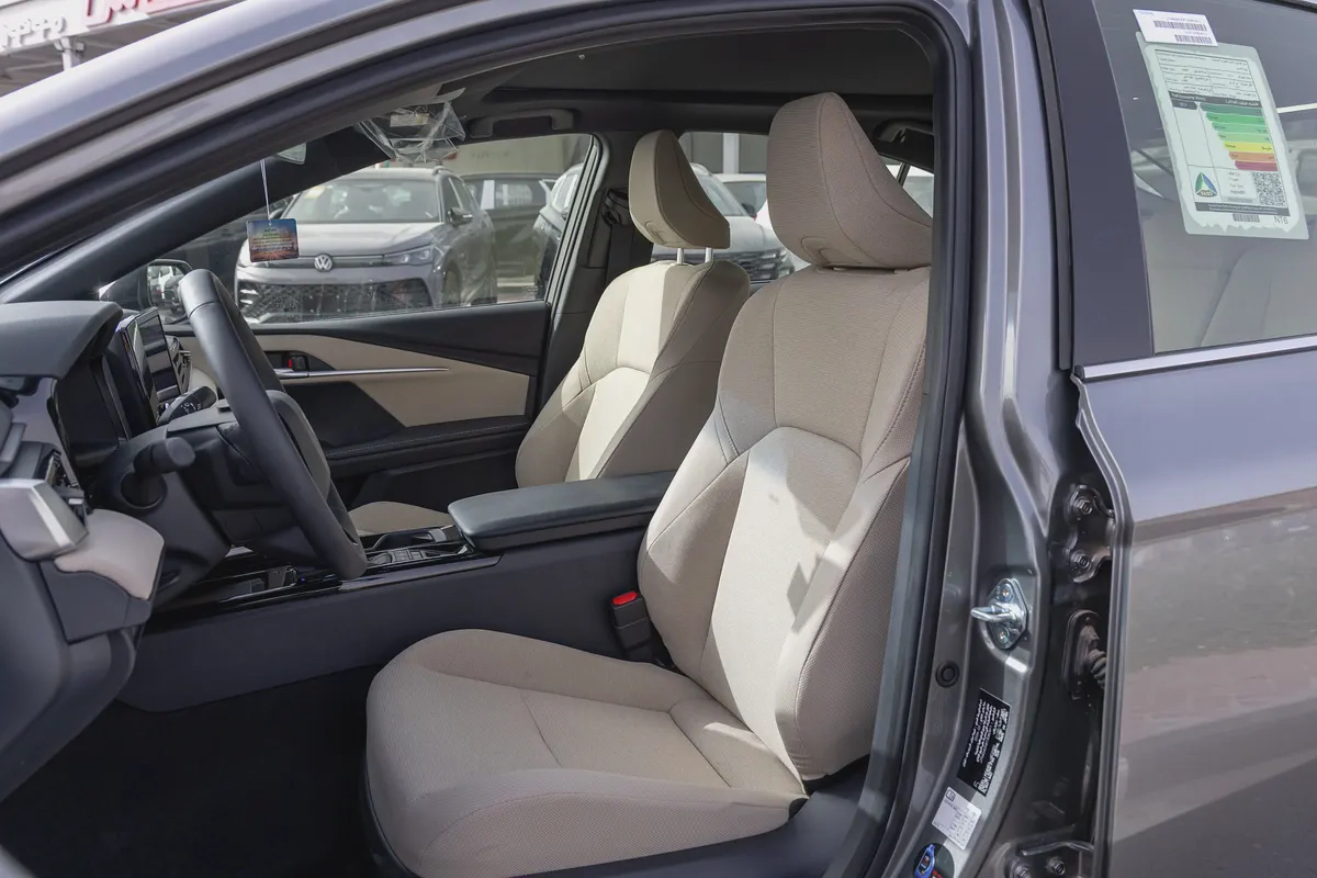 Toyota Camry LE 2.5 L | Hybrid | Gray | Panoramic Sunroof | Electric Chair | 2026 GCC Specs-9-9