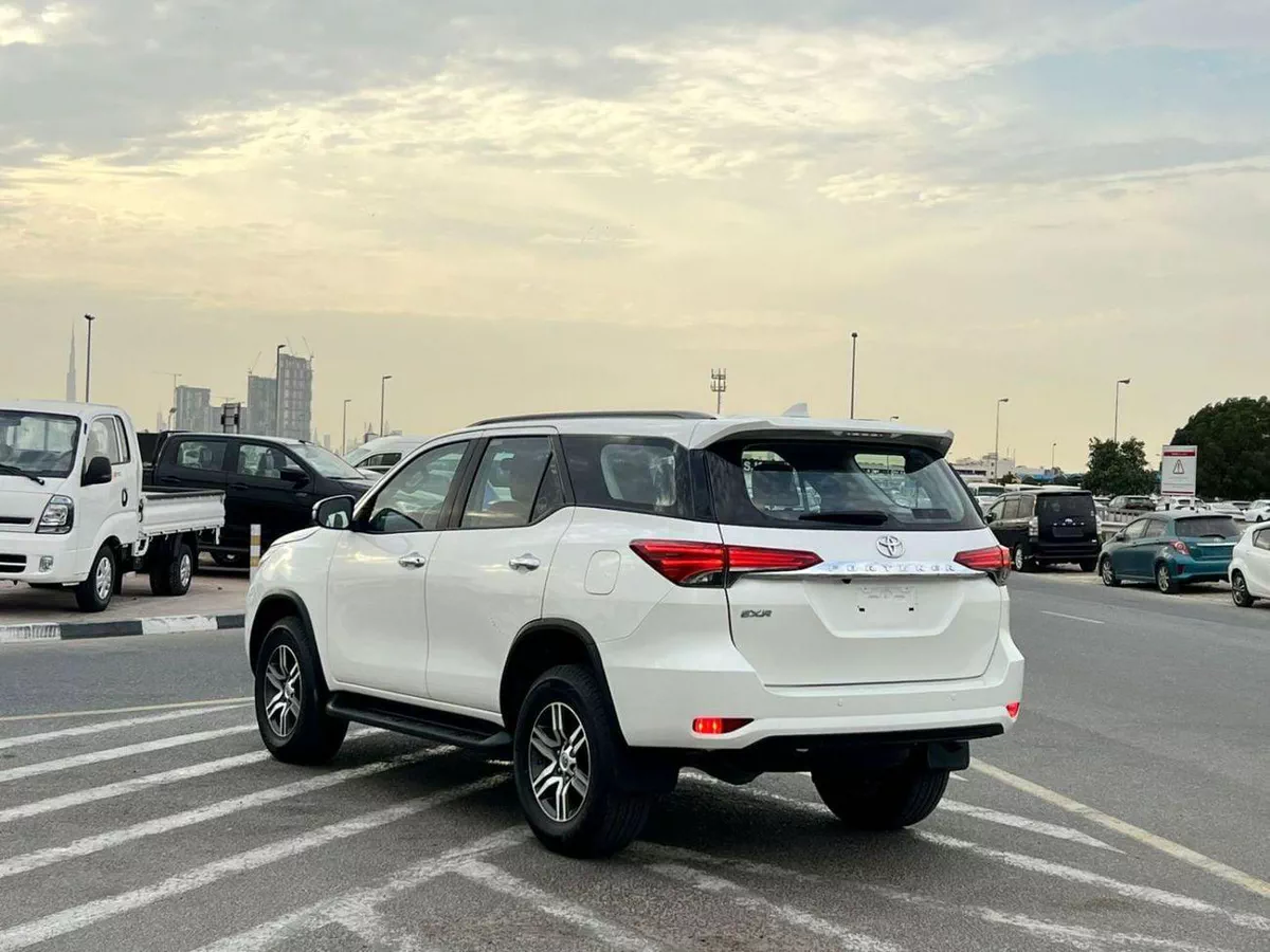 Toyota Fortuner EXR 2019 Toyota Fortuner 2.7L V4 -AWD 4x4 GCC - Rear CAM & Sensor - Cruise Control-4-0
