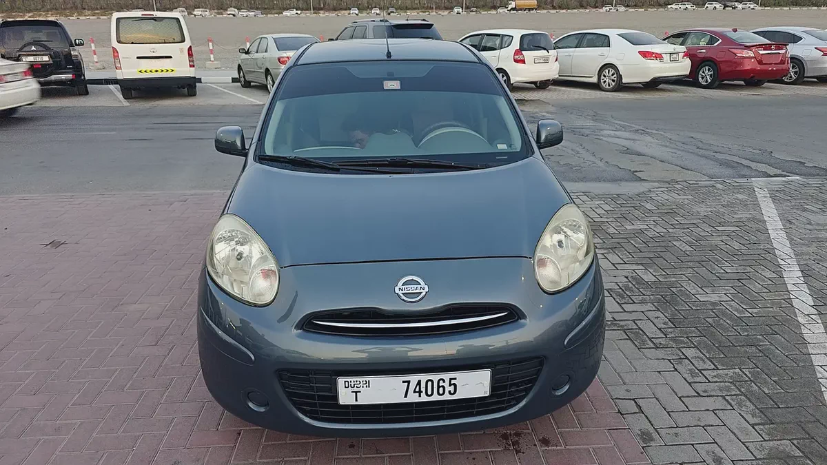 Nissan Micra SL 2016 | GCC Specs | Low Mileage | Compact & Fuel Efficient-1-1