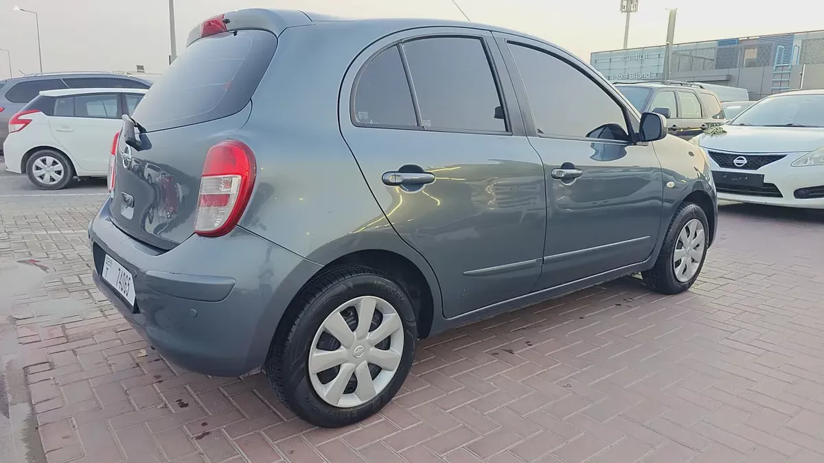 Nissan Micra SL 2016 | GCC Specs | Low Mileage | Compact & Fuel Efficient-5-5