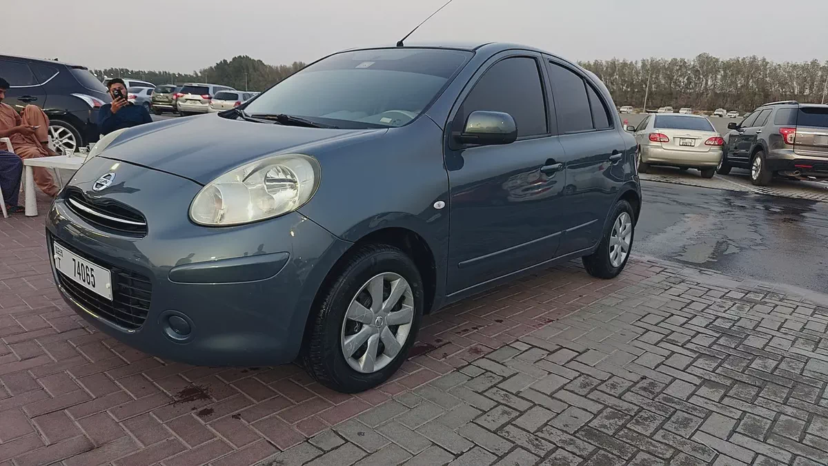 Nissan Micra SL 2016 | GCC Specs | Low Mileage | Compact & Fuel Efficient-6-6